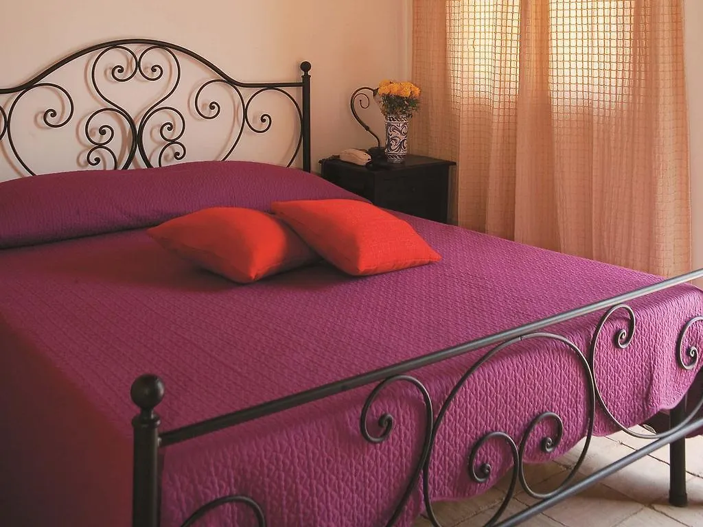 Agriturismo Sirignano Wine Resort مزرعة للإقامة